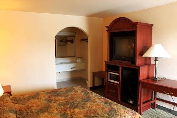 Summit Inn Hempstead エクステリア 写真